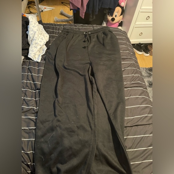 black sweatpants - Picture 1 of 2